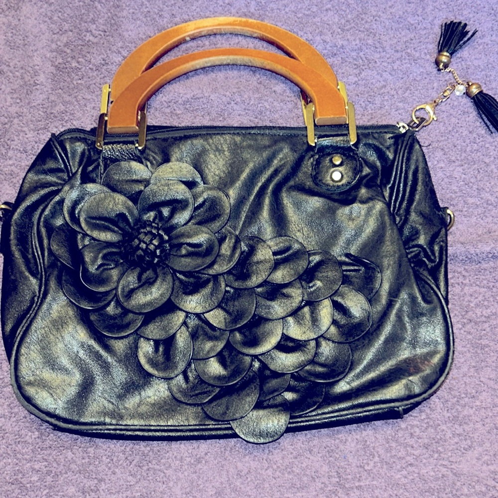 Stephanie Nicole black pocket book only $25